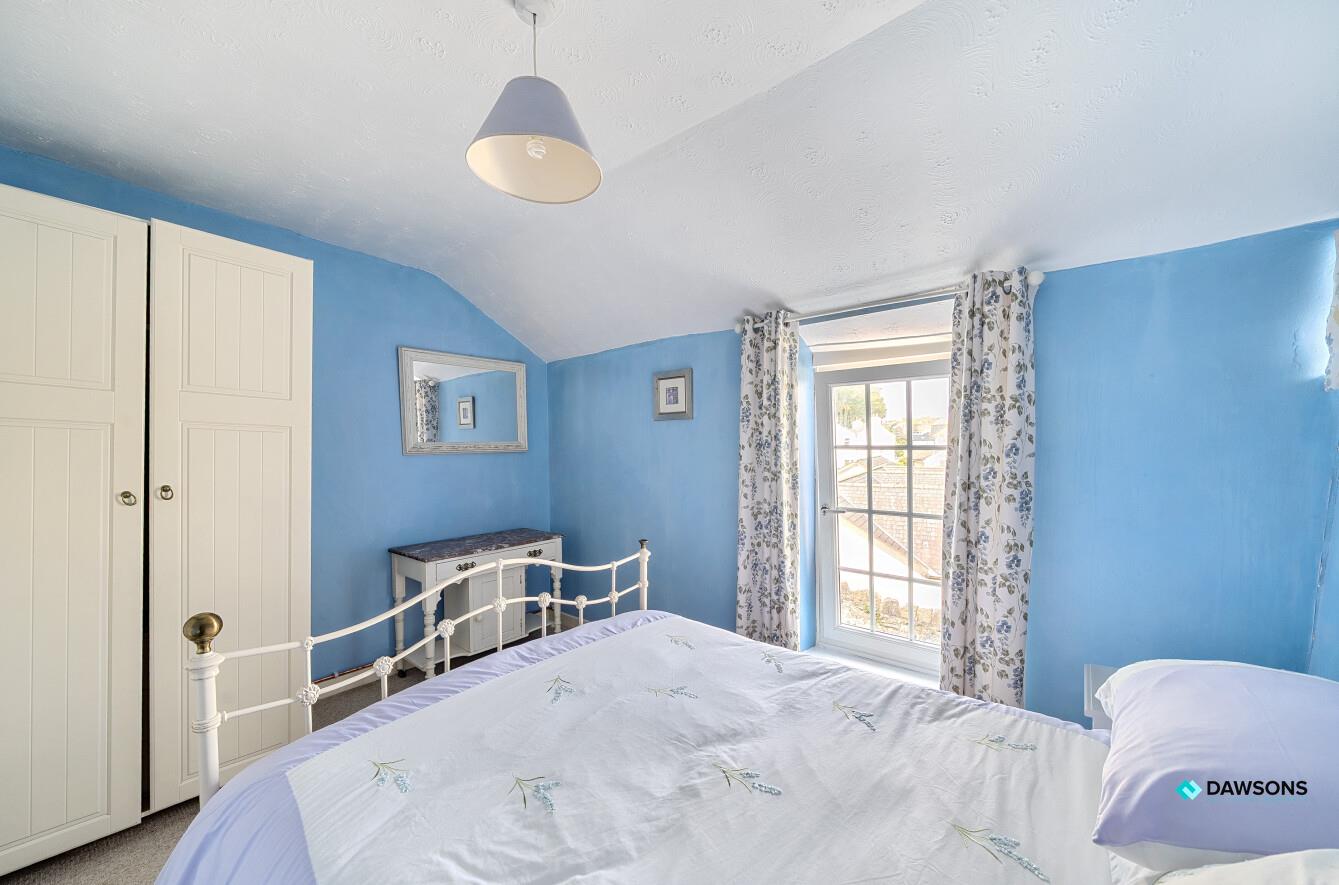 Village Lane, Mumbles, Swansea, SA3 4EB